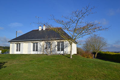 Maison 5 chambres sur Baune + de 4000 m2 de jardin !