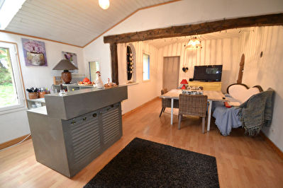 Maison ancienne 4 chambres, terrain et dependances