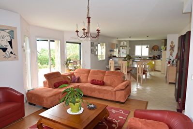 ANDARD MAISON DE 5 CHAMBRES AVEC JARDIN