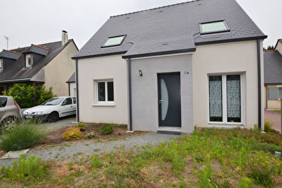 Maison recente, 4 chambres , garage au Ponts De Ce proche Les Justices
