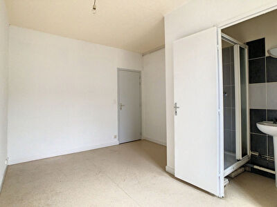 Angers Pasteur Appartement T2 31m2 a rafraichir