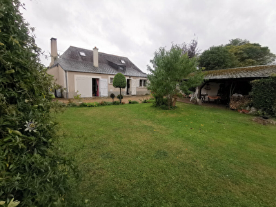 Maison ancienne 4 chambres 150 m2 et jardin de 619 m2 entre LE PLESSIS GRAMMOIRE et SAINT BATHELEMY D'ANJOU
