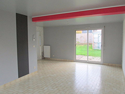 MAISON AGREABLE DANS QUARTIER RECHERCHE.