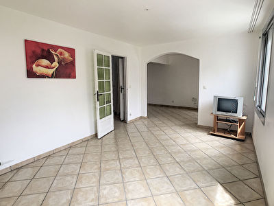 Jolie maison - commodites a pied a Lanester