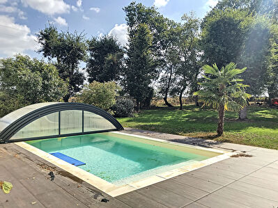 Maison d'exception dans un ecrin de verdure a Cleguer