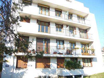 STUDIO CHATOU - 1 piece - 34 m2