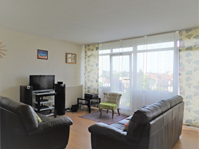 APPARTEMENT 5 pieces de 94 m2 a Houilles