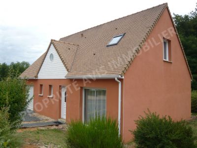 Maison Ecommoy environ 123m2, 6 pieces, 4 chambres dont 1 au rez-de-chaussee, salle de bains et salle d'eau, garage