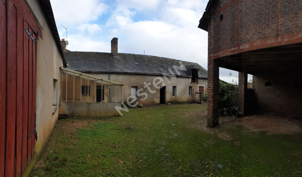 photos n°1 Maison de village à rénover à Pruillé-l'Éguillé (72150)