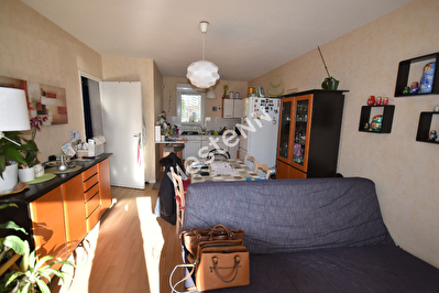 T2 42 m2, 2 places de parkings, cave