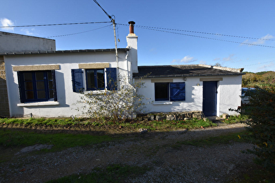 Maison de 40 m2 avec 2 chambres, a environ 1 km de la plage du Men Du