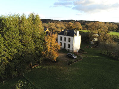 Tres belle renovation a Ploemel, proche du bourg, des ecoles et commerces