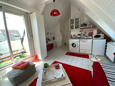 PLOUHARNEL - JOLI STUDIO AVEC BALCON