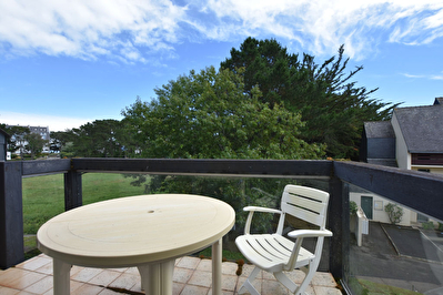 CARNAC : Appartement T2 bis a renover proche plage