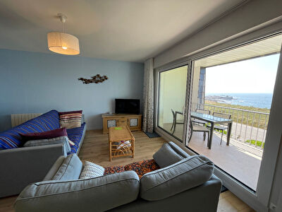 QUIBERON - VUE MER - Appartement renove de 70 m2 avec 2 chambres