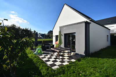 Maison contemporain dans quartier residentiel