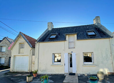 Maison de village a 200 m des plages de la baie