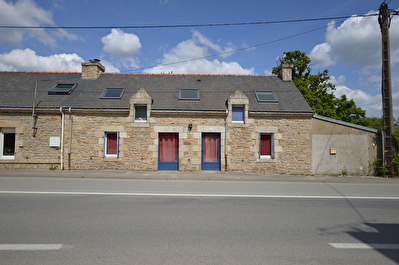 Charmante maison en pierre de pres de 110 m2 proche du centre de Baud