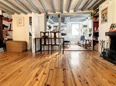 A vendre Angers coeur de doutre .Appartement type 3, 2 chambres possibilite 3, cave, grenier , chauffage individuel, dernier etage.
