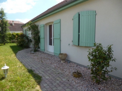 A vendre - Saint Jean De Braye cote Charbonniere, maison contemporaine de plain-pied de 5 pieces