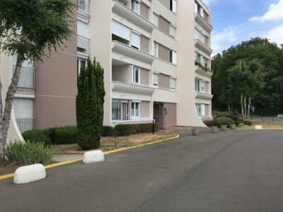 A vendre a Saran - Appartement de 3 pieces, 65m2 + balcon + cave + parking