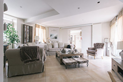 Incroyable maison renovee de 193 m2 avec garage, jardin, piscine - SECTEUR ORLEANS OUEST a 15 min EN VOITURE du centre ville -