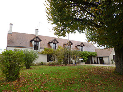 Longere a INGRE sur terrain de 4800m2. Tres bien entretenue ! Ecole/college/lycee/bourg a 9mn en velo