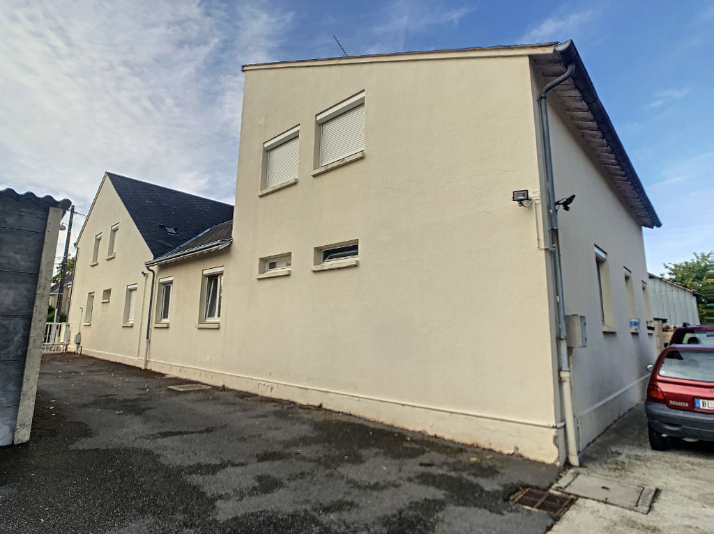photos n°1 ORLEANS Nord Est - maison - immeuble 5 appartements - garages - 1661 m² terrain