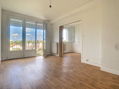ORLEANS - T2 BIS - BALCON - GARAGE - PROCHE TRANSPORTS - INVESTISSEMENT LOCATIF - MARIE STUART