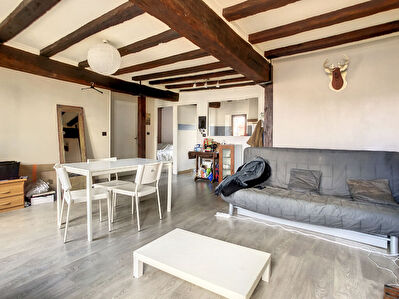 ORLEANS HYPERCENTRE - APPARTEMENT T2 BIS - ANCIEN - CHARME - CAVE - PROCHE TOUTES COMMODITES