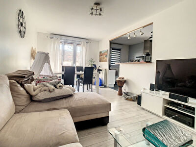 ORLEANS SUD - APPARTEMENT - REZ-DE-JARDIN - 2 CHAMBRES - JARDIN - LUMINEUX - PARKING - PROCHE TRANSPORTS EN COMMUN