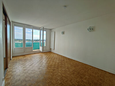 SAINT JEAN LE BLANC - APPARTEMENT 3 PIECES - BALCON - PARKING - DERNIER ETAGE