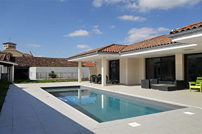 Villa Saint Sever 5 pieces 145 m2