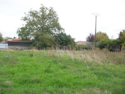 Terrain centre de Villeneuve de Marsan