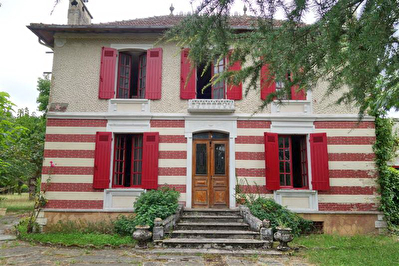 A VENDRE Maison de maitre a renover 15kms de Mont De Marsan (St Martin d'Oney) 5 chambres