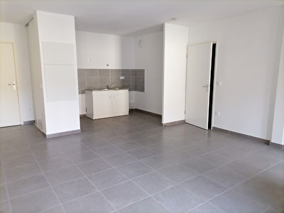 A VENDRE Appartement neuf de 2019 centre ville Mont De Marsan 1 chambre 1er etage avec ascenseur - parking