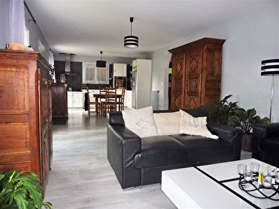 A VENDRE Maison Saint Pierre Du Mont 5 chambres et dependance - Acces PMR