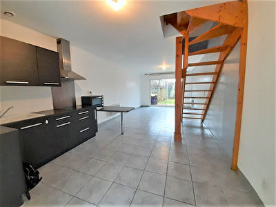 A VENDRE Maison de ville Villeneuve De Marsan 2 chambres jardin