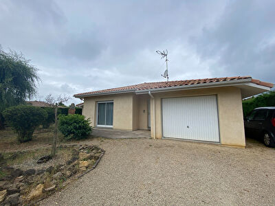 A VENDRE Maison contemporaine au Manot Saint Pierre Du Mont 3 chambres 1 bureau garage