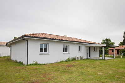 A vendre Maison Uchacq Et Parentis (5min de Mont de Marsan) plain-pied 4 chambres
