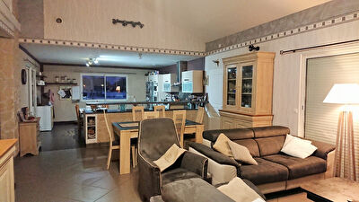 A louer, Maison, Saint Pierre Du Mont, 4 chambres, double garage, jardin clos