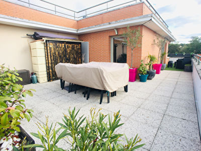 Appartement 2 chambres avec terrasse et stationnements