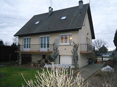 MAISON PONT SAINTE MAXENCE - 6 pieces - 135 m2