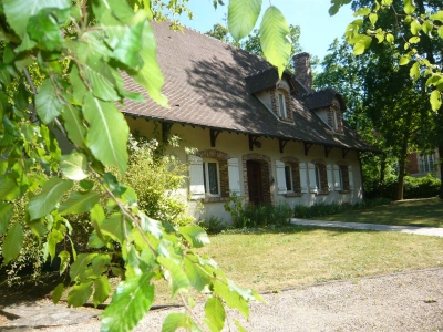 MAISON CHANTILLY - 9 pieces - 235 m2