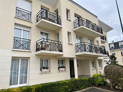 Appartement Chantilly 4 pieces 84 m2, balcons
