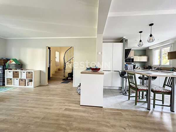 Maison Lamorlaye 6 pieces, 126 m2