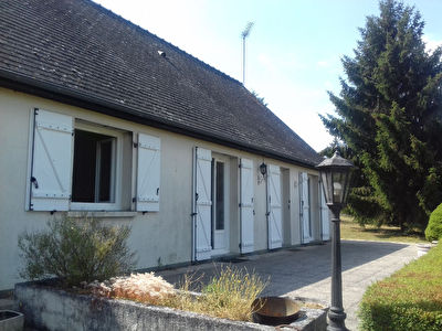 MAISON AVEC TERRAIN ARBORE: AXE LOCHES-TOURS