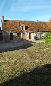Ferme a renover avec grand terrain et dependances
