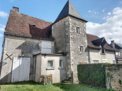 Maison et ses dependances a rafraichir