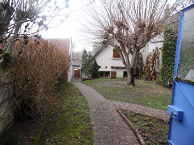 Maison renovee avec jardin et dependance